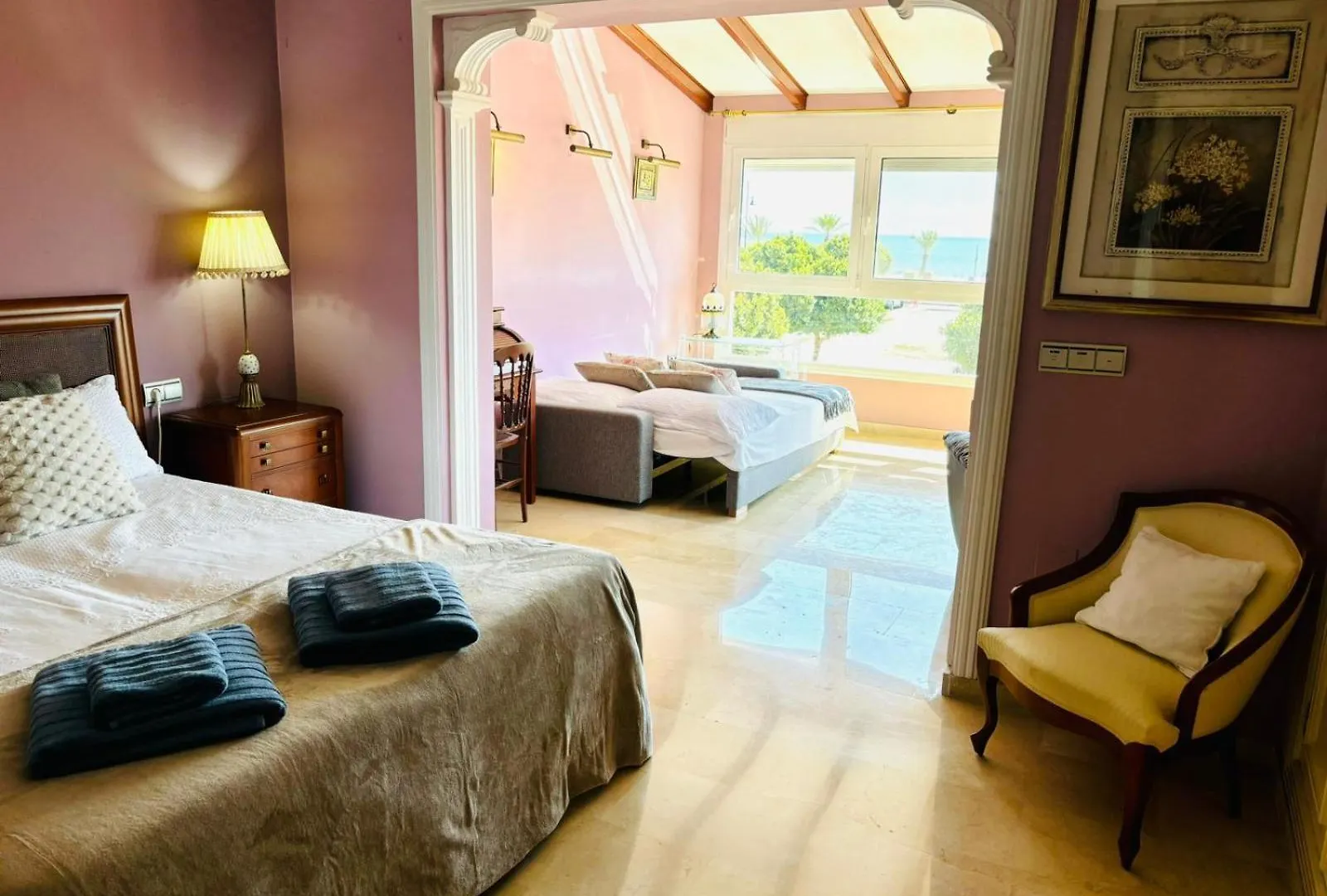 Chalet Con Piscina Privada En Primera Linea De Playa Torremolinos Villa