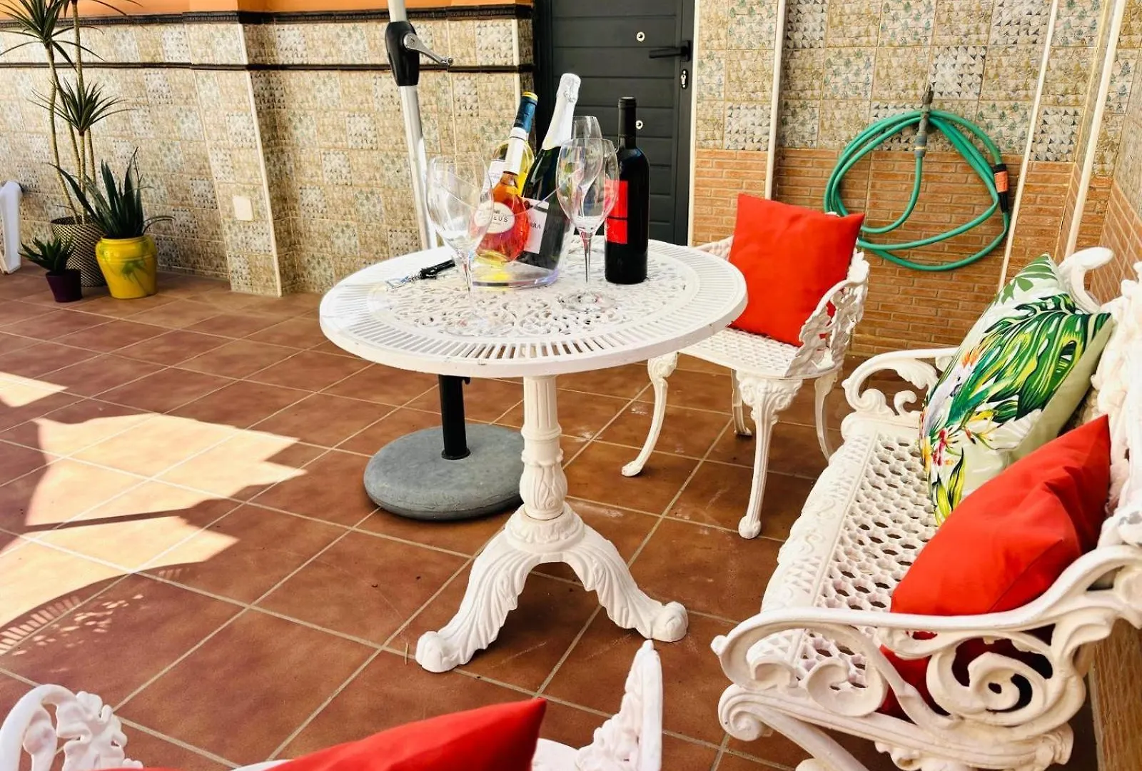Villa Chalet Con Piscina Privada En Primera Linea De Playa Torremolinos