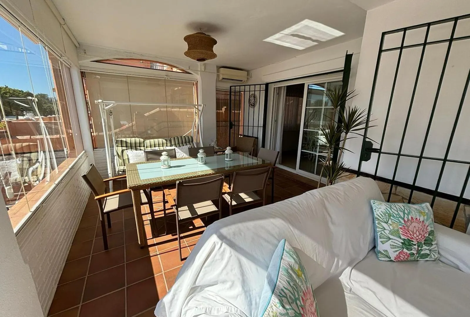 Chalet Con Piscina Privada En Primera Linea De Playa Torremolinos España
