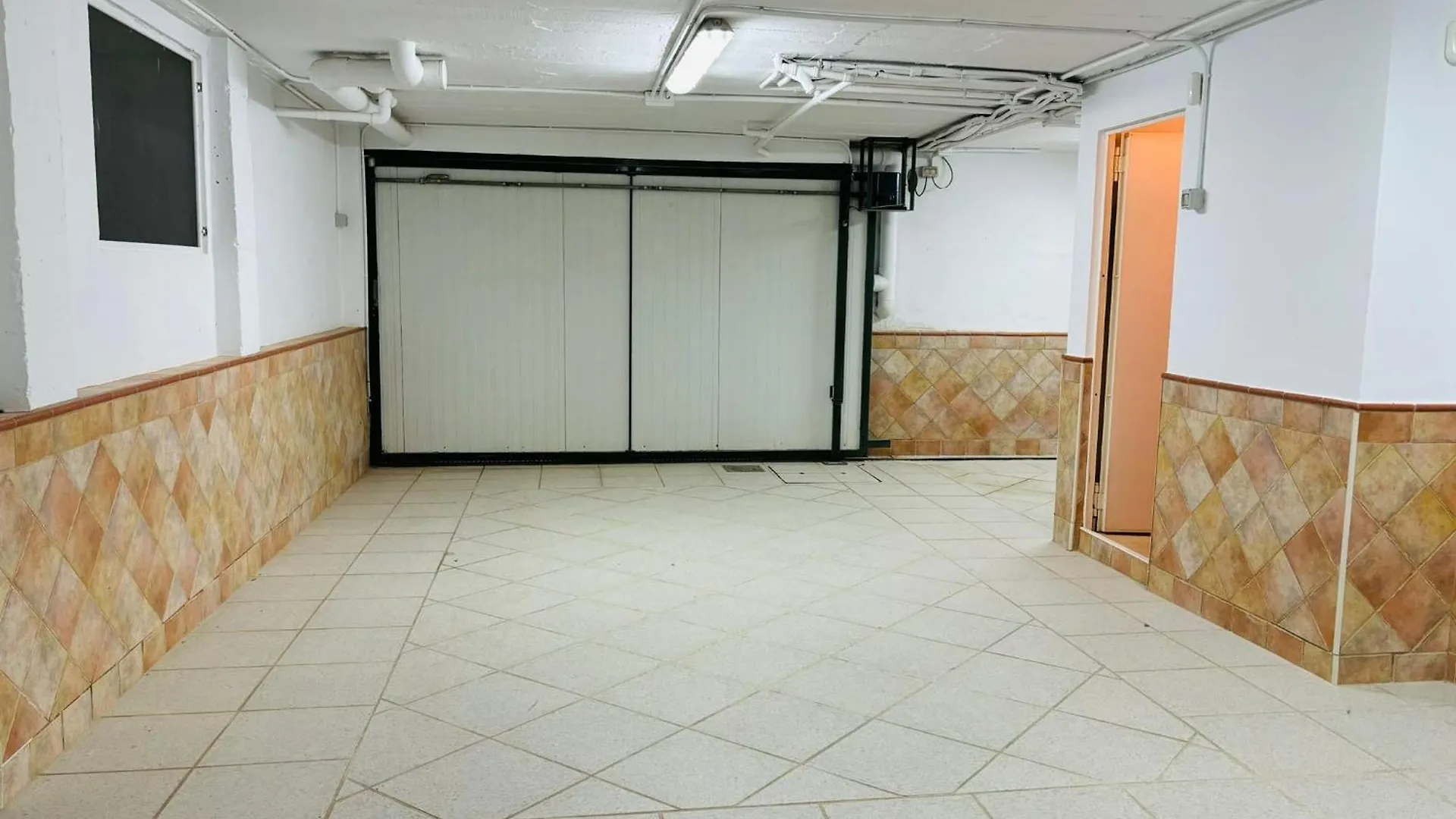 Chalet Con Piscina Privada En Primera Linea De Playa Torremolinos 0*,  España