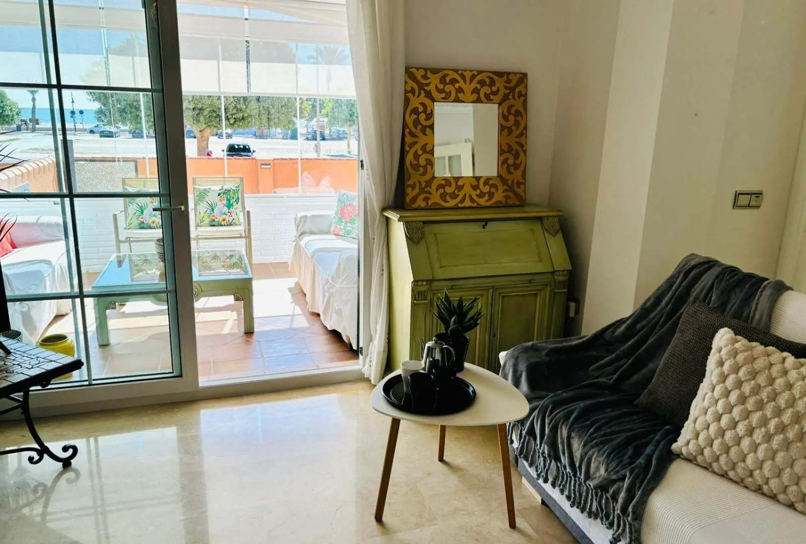 Villa Chalet Con Piscina Privada En Primera Linea De Playa Torremolinos Spain