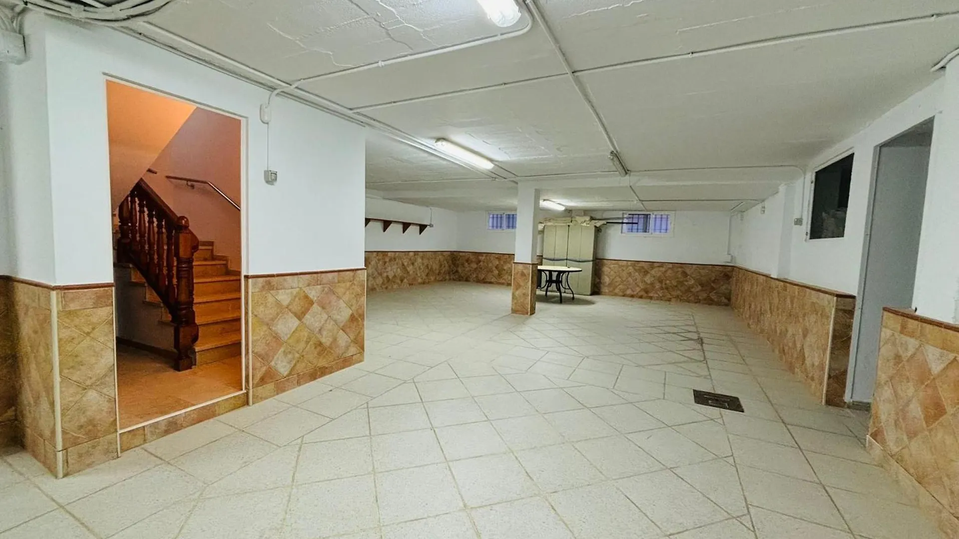 Chalet Con Piscina Privada En Primera Linea De Playa Torremolinos